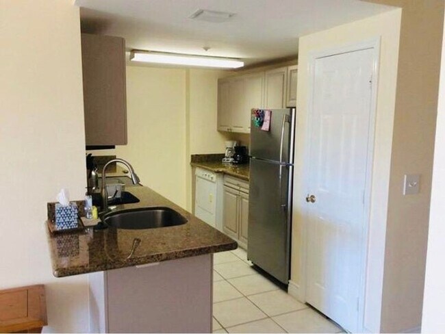 Foto del edificio - 2100 Greenview Shores Blvd