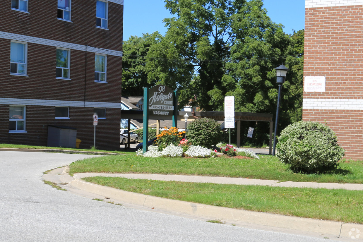 Building Photo - Holgate Court