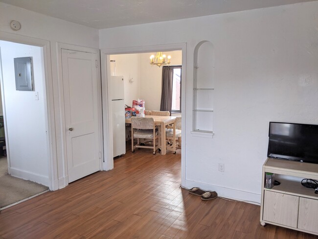 Apartment 3E: Living area - 416 Oakland Ave
