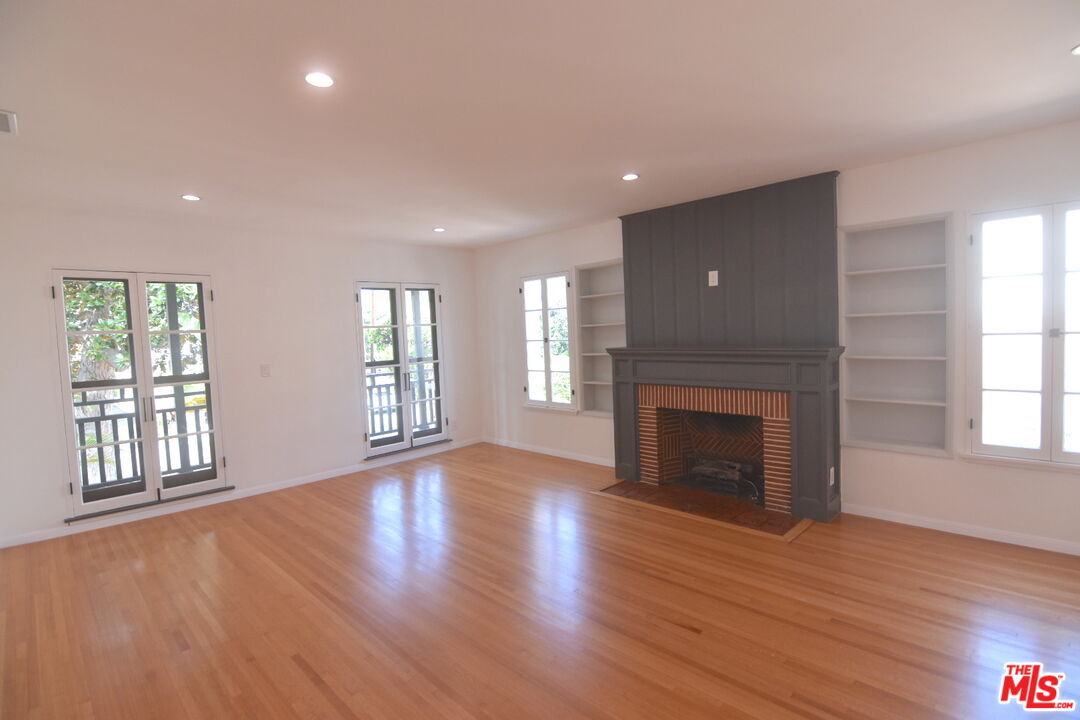 Primary Photo - 1020 S Bedford St