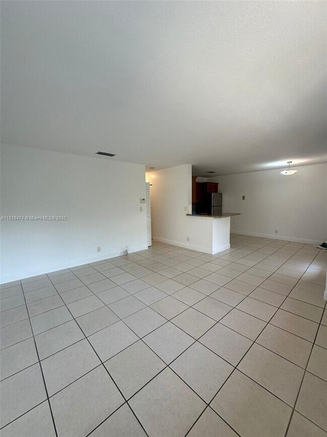 Foto del edificio - 11490 NW 43rd St