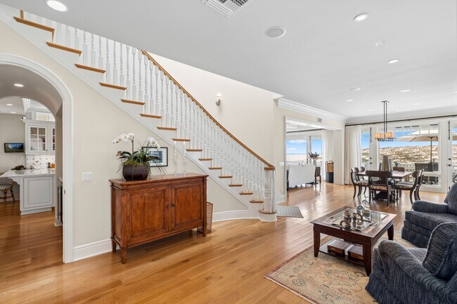 Building Photo - 1550 E Oceanfront