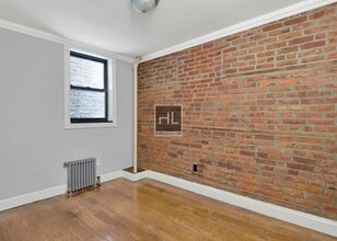 Building Photo - Mulberry Street
