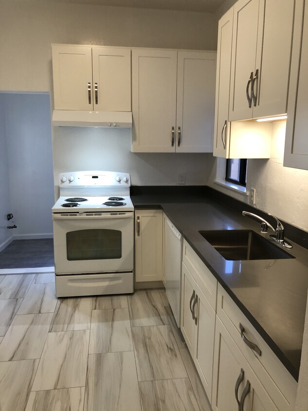 Foto principal - 608 4th Ave