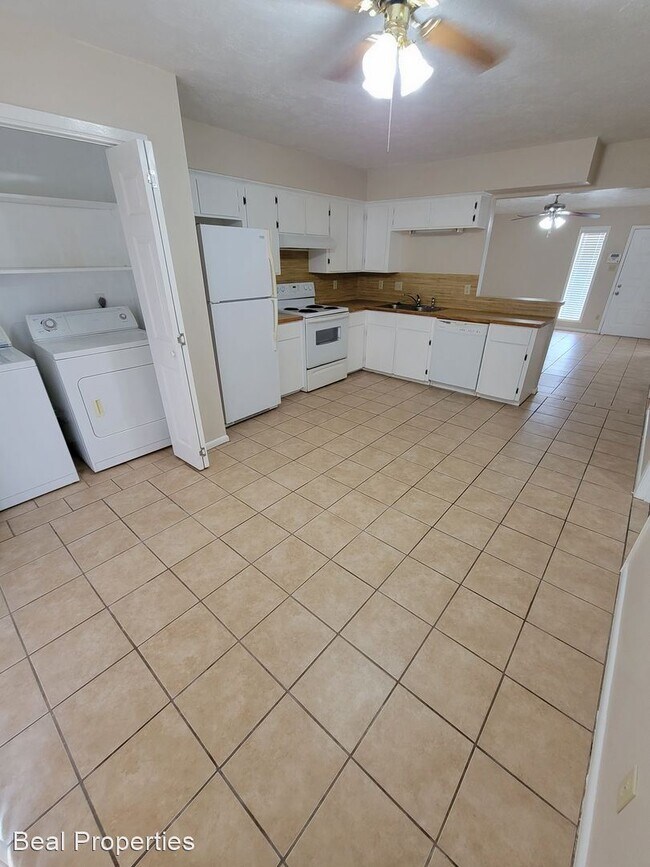 Foto del edificio - 2 br, 1.5 bath House - 715 D Vassar Court