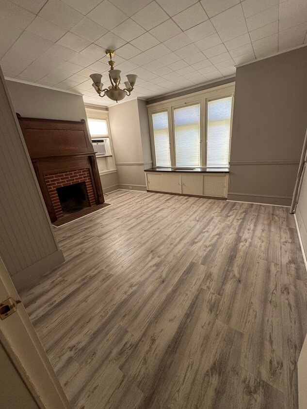 Room 1 - 59 Bartlett Ave