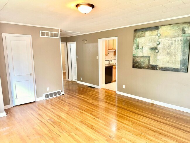 Foto del edificio - Cute as can be Bungalow