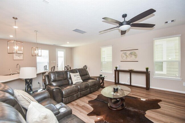 Building Photo - 8618 Cedar Plains Ln
