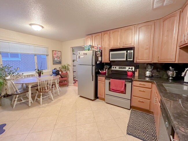 Building Photo - Spacious Basement