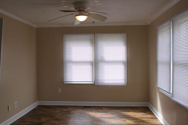 Building Photo - 3 Bed 1 Bath home on Jones Street