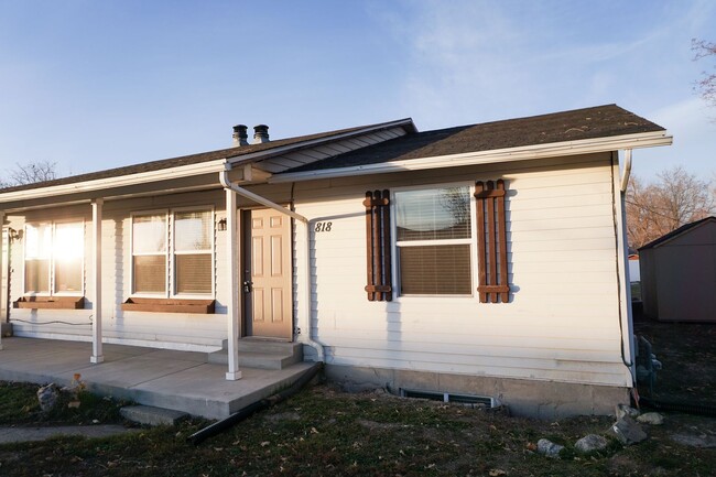 Building Photo - 818 W 1175 S