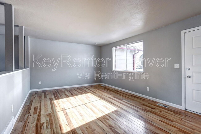 Building Photo - 3841 E 117th Ave