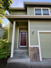 Building Photo - 4115 Geranium Loop NE