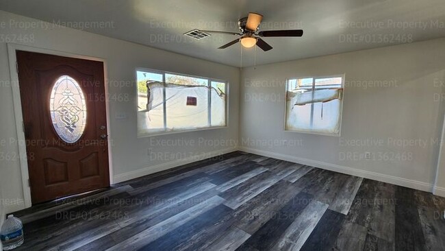 Building Photo - Remodeled 2 bedroom/ 1 bathroom