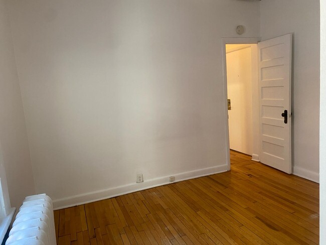 Building Photo - 362 Friel St