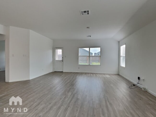 Building Photo - 5908 Geronimo Wy