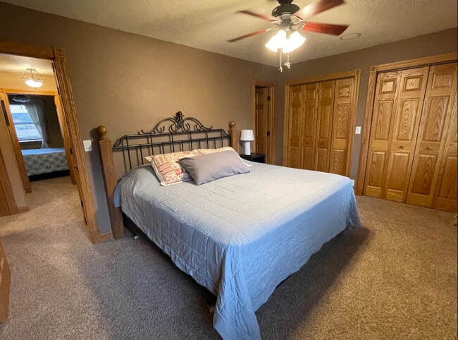 Building Photo - 1370 Nakomis Ave