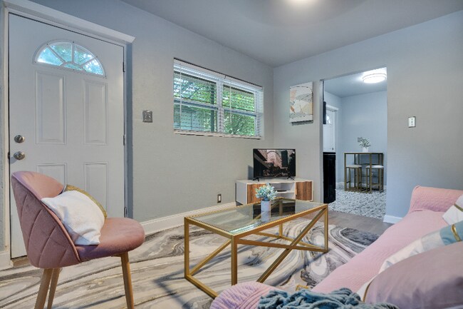 Foto del edificio - 692 Smith St SW