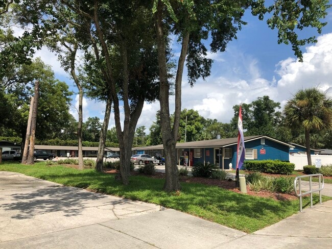 South Property - Englewood Apartments
