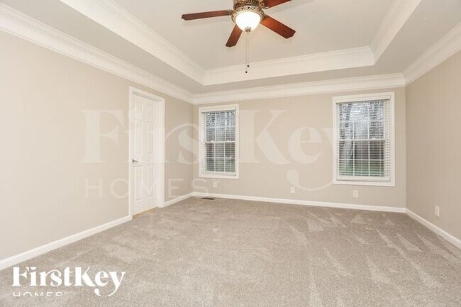 Foto del edificio - 593 Winding Bluff Way