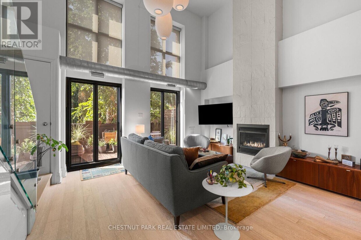Photo principale - 525-525 Logan Ave