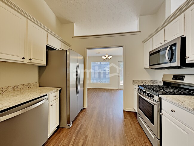 Foto del edificio - 2123 Yarbrough Way