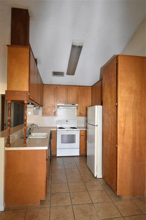 Building Photo - 121 Sherwood Dr