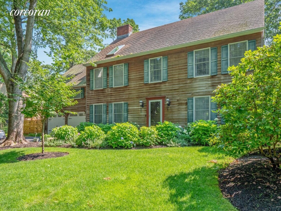 36 Columbine Ave N, Hampton Bays, NY 11946 House Rental in Hampton