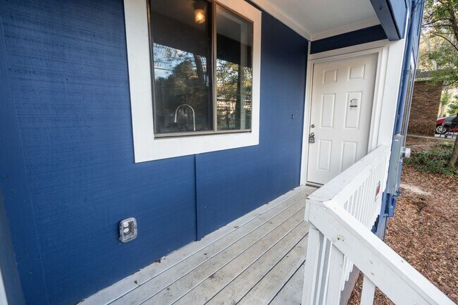 Foto del edificio - 3 Bedroom/1 Bathroom Townhouse with loft
