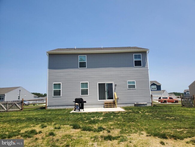 Building Photo - 378 Steamboat Ave