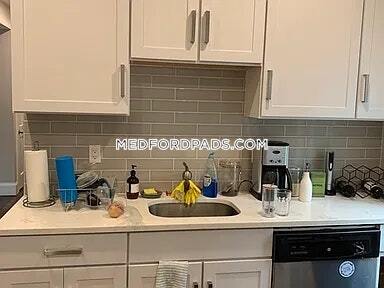Foto principal - 71 Hillsdale St