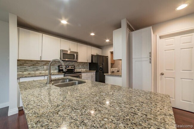 Foto del edificio - 324 Stratford Ln