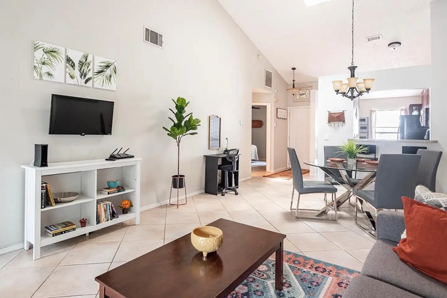 Foto del edificio - 134 Lakepointe Cir