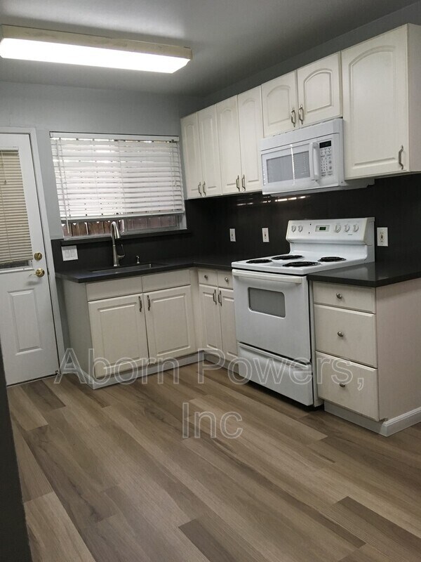 Building Photo - 2208 25th St