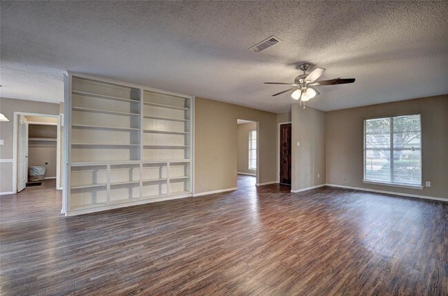 Building Photo - 7809 Owen Dr