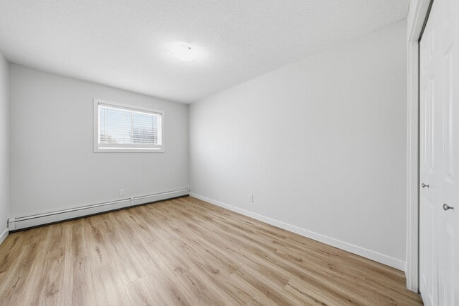 Building Photo - West Ridge Apartments