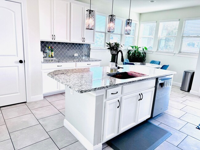 Building Photo - 3 Bedroom Single Family Home in Austin clo...
