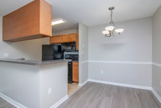 Building Photo - Lake Front - 2nd Floor - 1 Bedroom 1 Bath for Lease