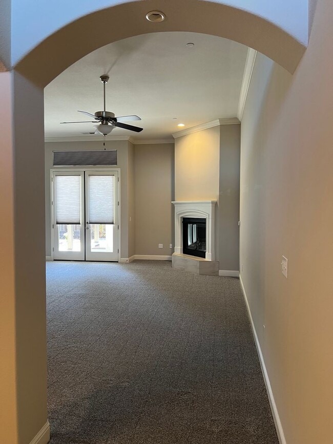 Building Photo - Beautiful Family Home