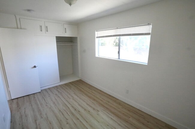 Building Photo - LB2527