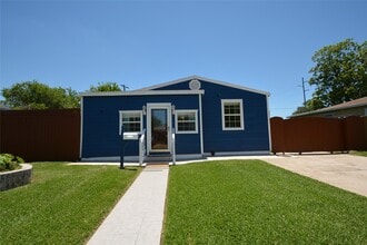 Building Photo - 1217 9th Ave N