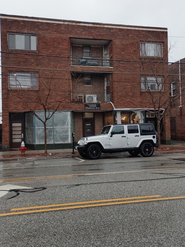 Foto principal - 13322 Madison Ave