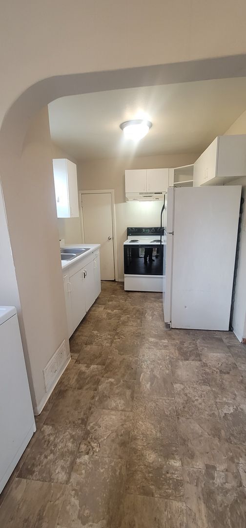 Foto del edificio - 4 Bedroom 2 Bath - Single Family Home