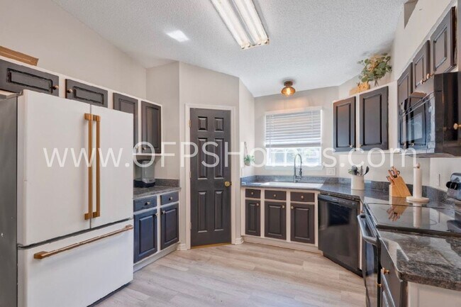 Foto del edificio - 3bed Crestview Home!
