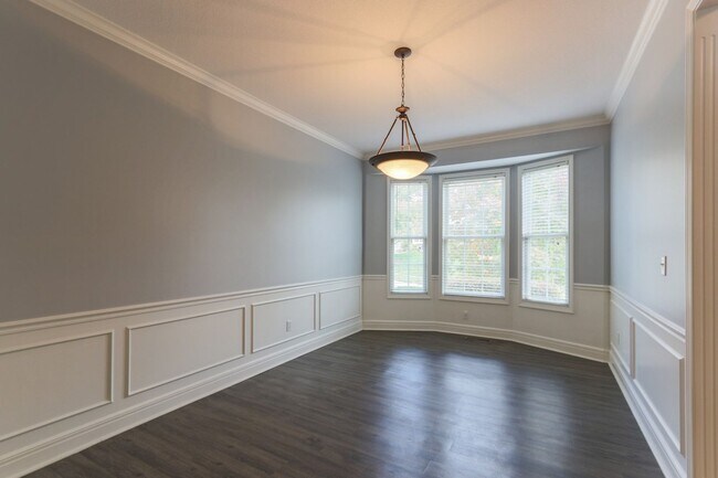 Building Photo - {17411} Spacious 1.5 Story + 2 Master Suit...