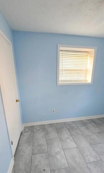 Foto del edificio - 3083 Claiborne Dr NW