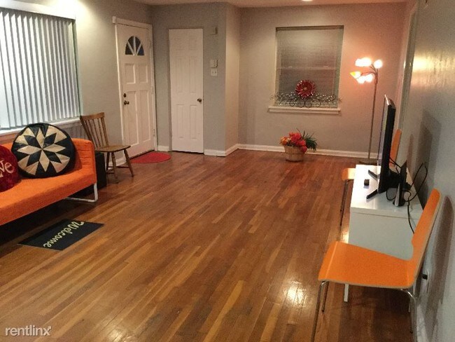 Foto del edificio - 4 br, 3 bath House - 1108 E. Linden Ave