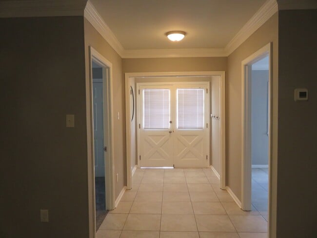Front Foyer - 1054 Pike Springs Rd