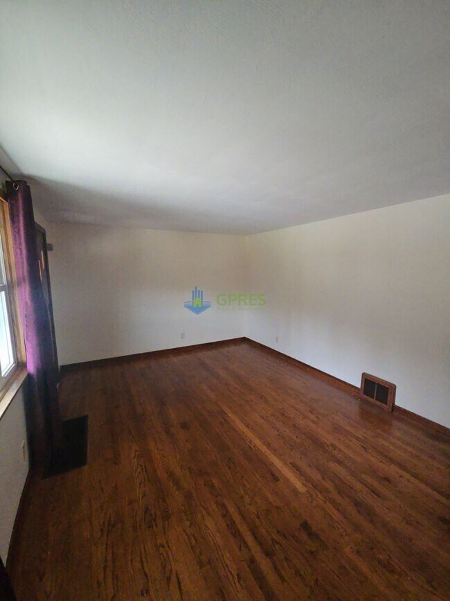 Foto del edificio - 3 bedroom house for rent in Blawnox