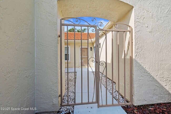 Foto del edificio - 763 Green Valley Ln